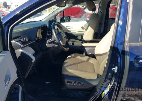 2021 Toyota Sienna Xle z USA, uszkodzony, nr VIN 5TDYRKEC7MS049285